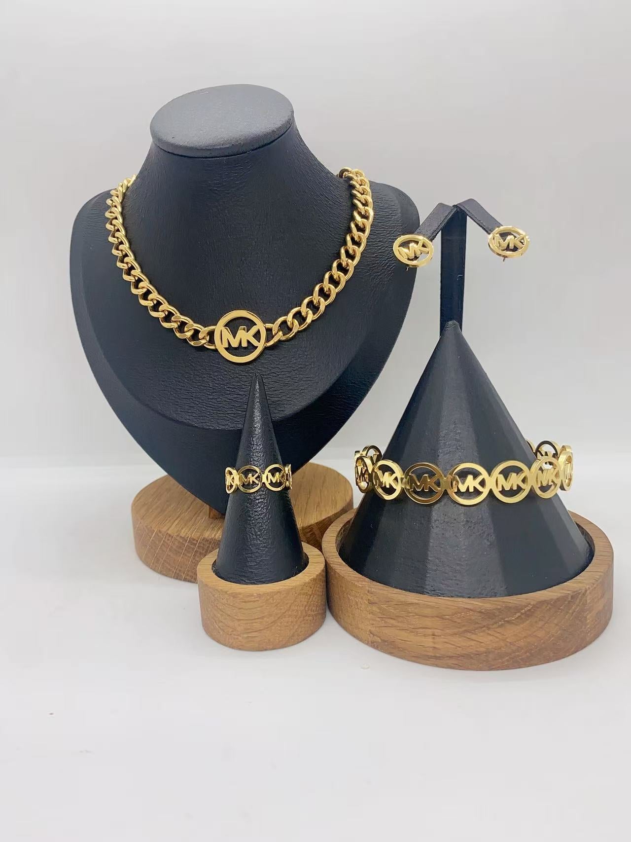 Luxury Gold Link Charm Jewelry Set – Necklace, Earrings, Bracelet & Ring