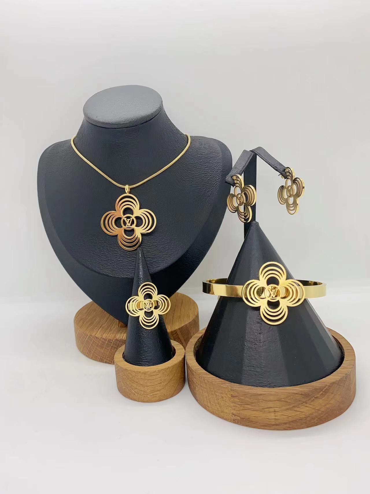 Elegant Gold Floral Jewelry Set – Necklace, Earrings, Bracelet & Ring