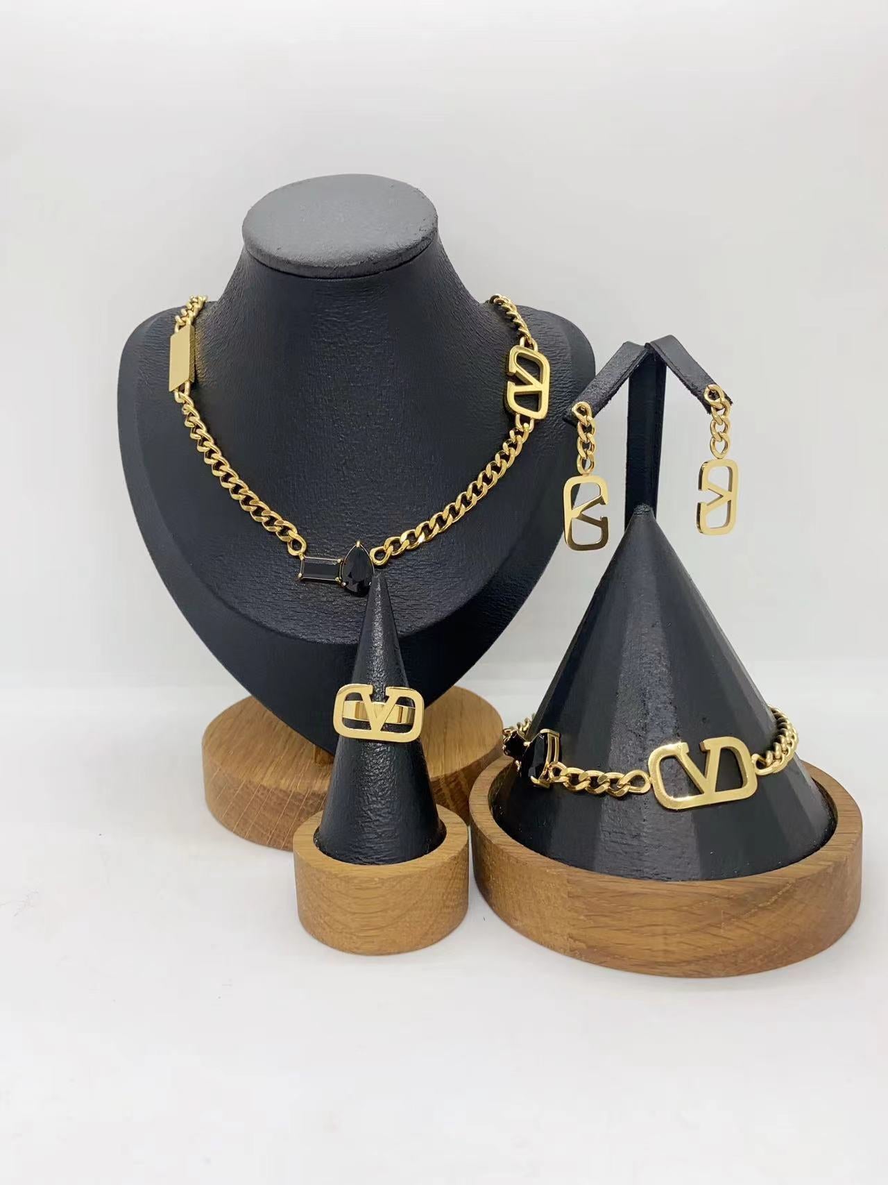 Luxury Gold Heart Link Jewelry Set – Necklace, Bracelet, Ring & Earrings