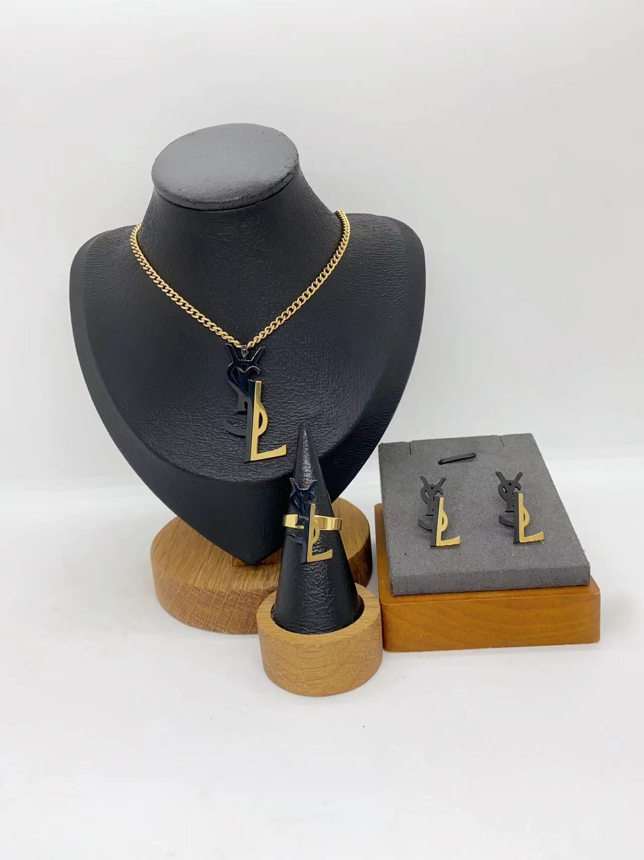 Luxury Gold Heart Link Jewelry Set – Necklace, Bracelet, Ring & Earrings
