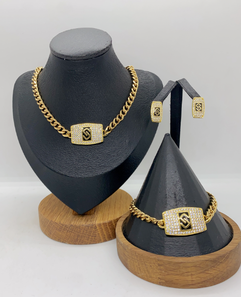 Luxury Gold Cuban Chain Jewelry Set with Engraved Square Pendant