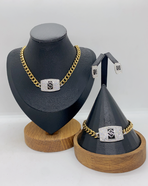 Luxury Gold Cuban Chain Jewelry Set with Engraved Square Pendant