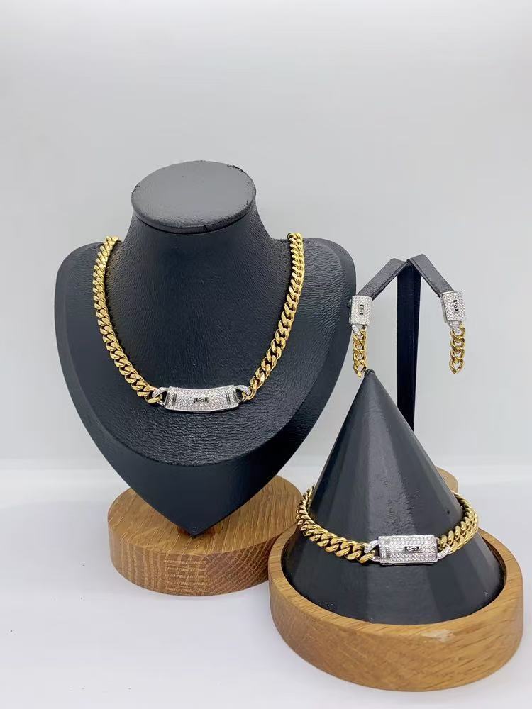 Luxury Gold Chain Necklace & Bracelet Set with Floral Pendant