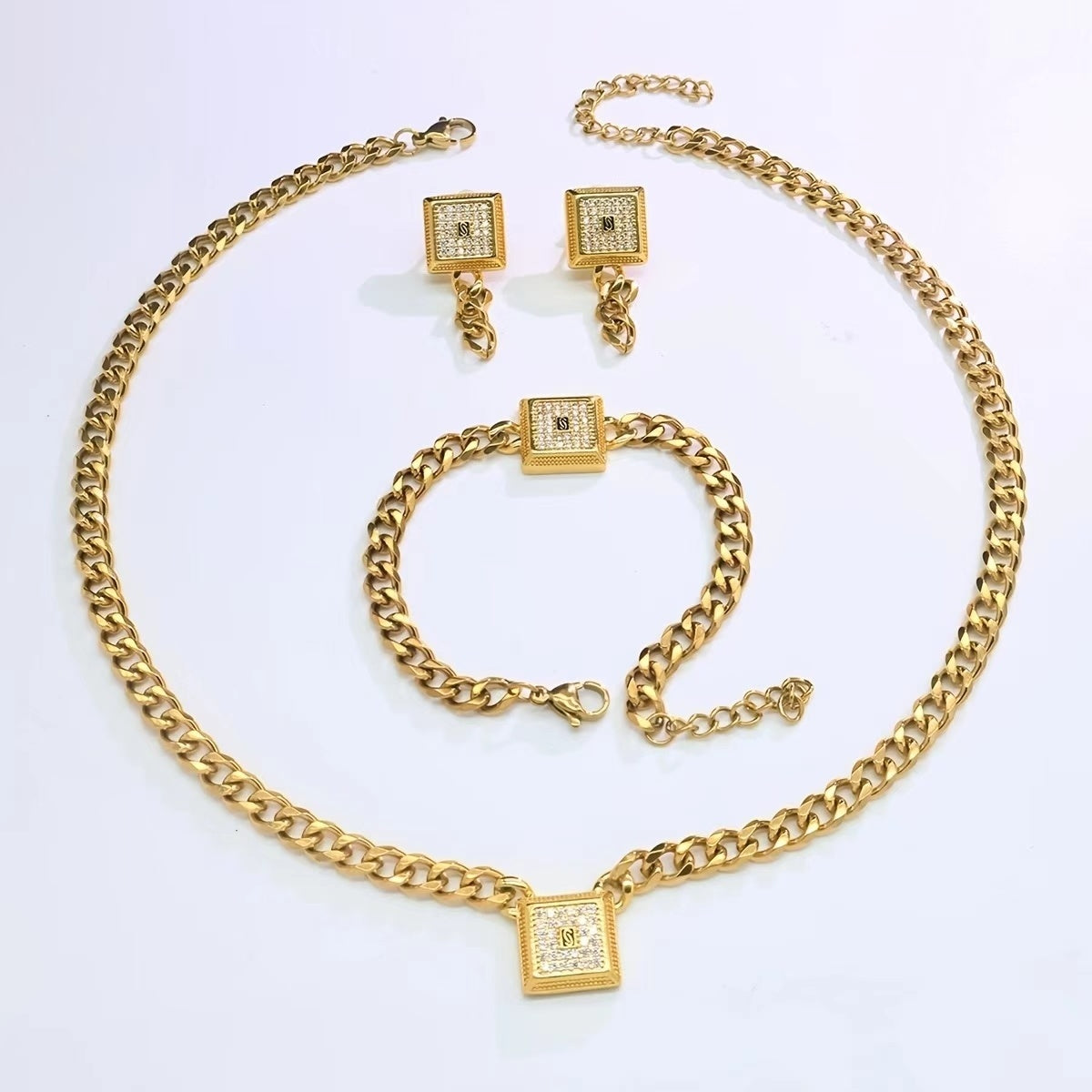 Elegant Gold Chain Jewelry Set with Geometric Square Accents