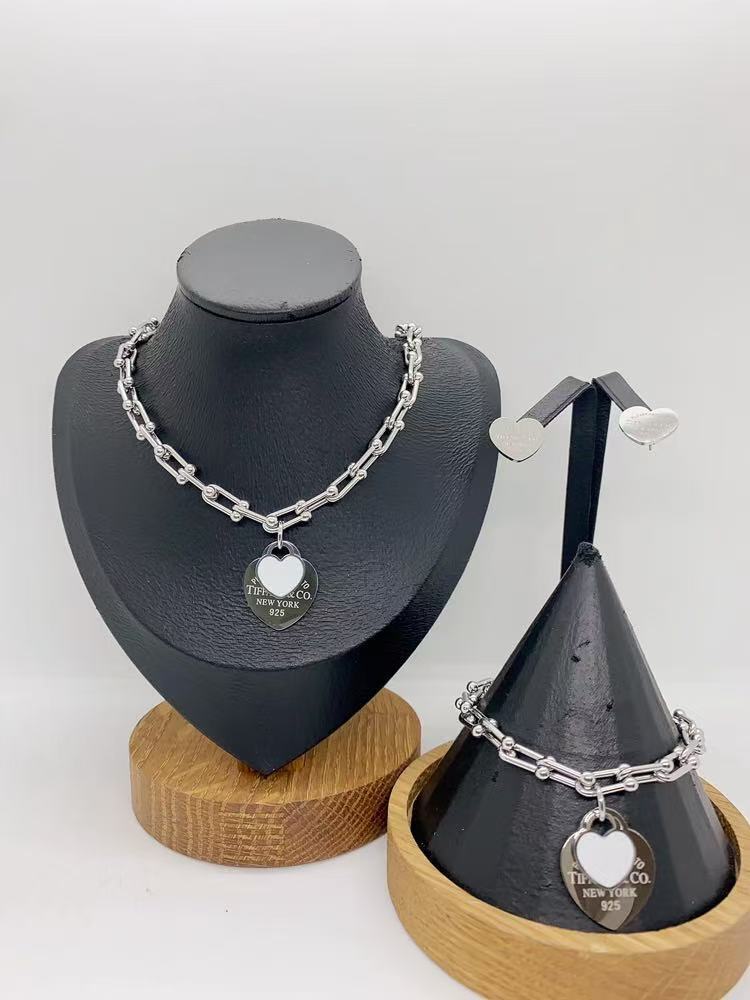 Elegant Silver Chain Jewelry Set with Heart Pendant (Multi-Color Options)