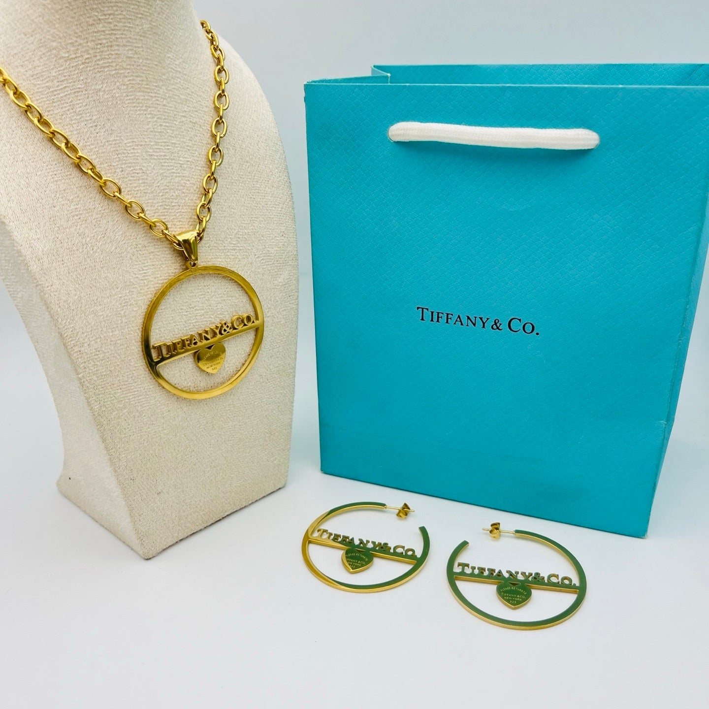 Elegant Gold Chain Jewelry Set with Geometric Square Accents