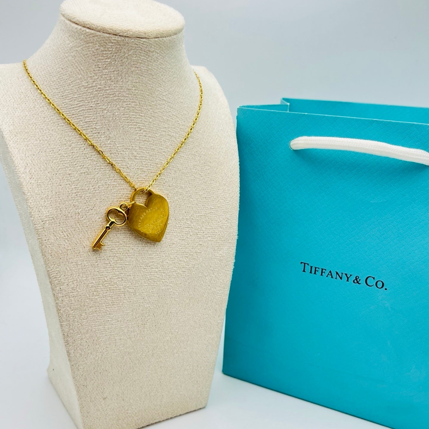 Luxury Lock Pendant Necklace Set Gold