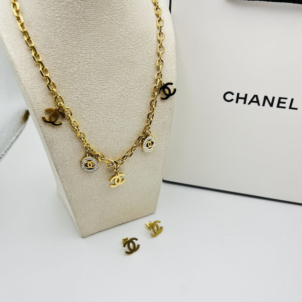 Luxury Gold Charm Chain Necklace with Designer-Inspired Logo Pendants